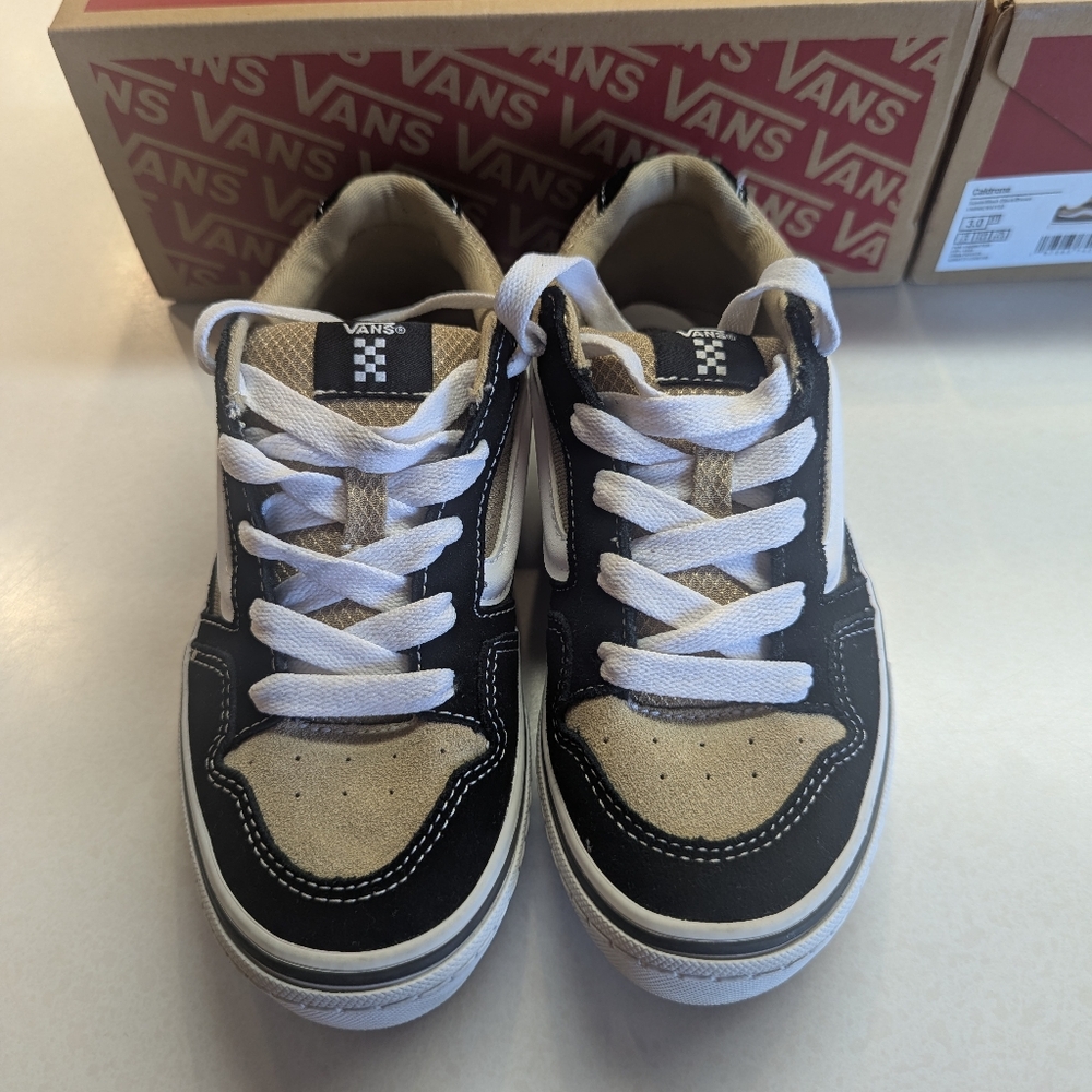 Vans Tennis Shoes